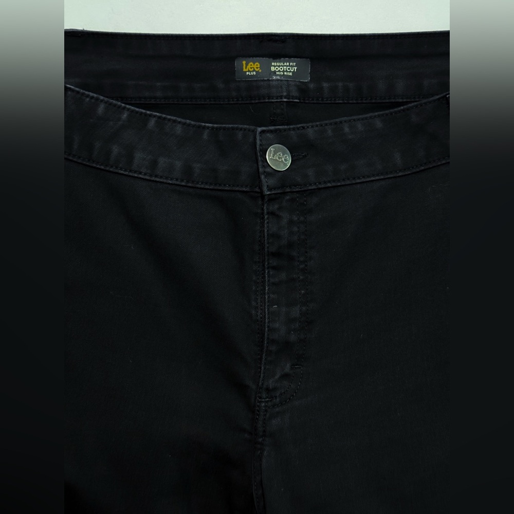 Lee Women’s Plus 26W Flex Motion Bootcut Black Jeans Mid Rise Regular Fit - Picture 7 of 9